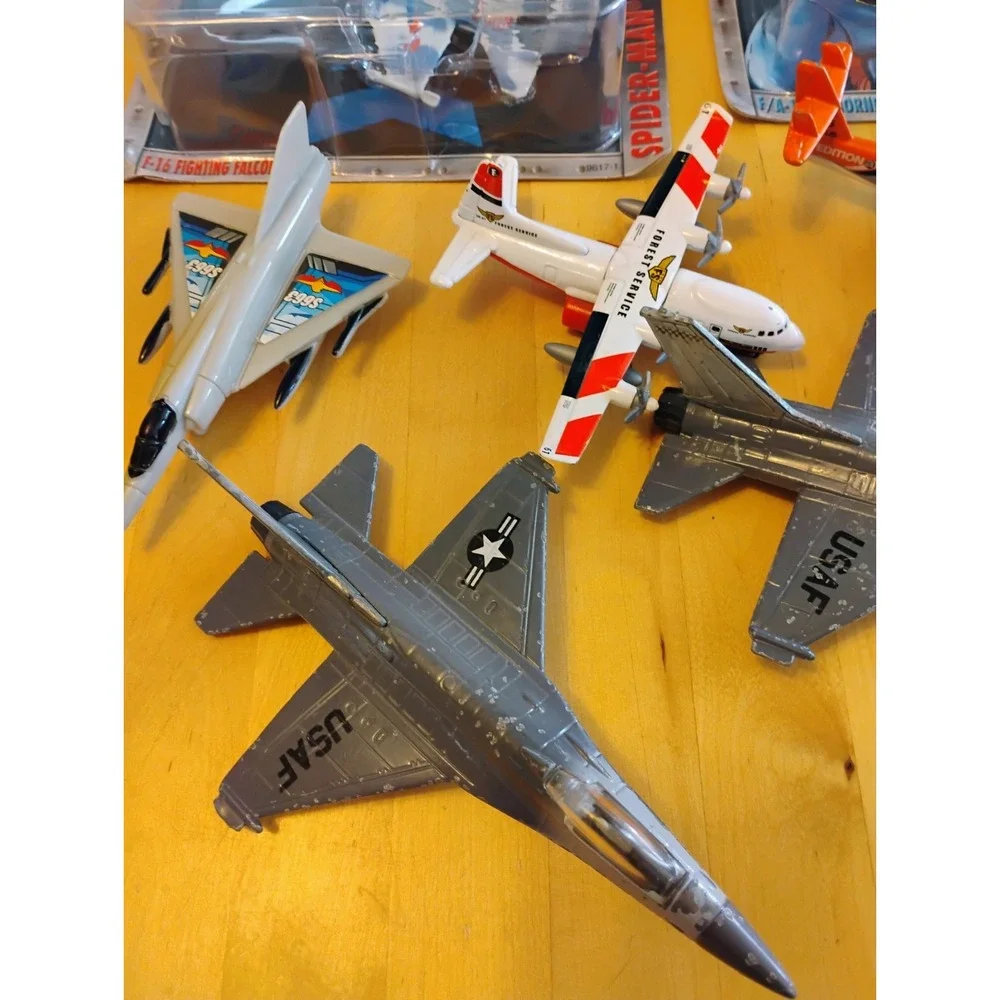 Vintage Toy Airplanes Lot Road Champs Matchbox Maisto Herpa Marvel Diecast